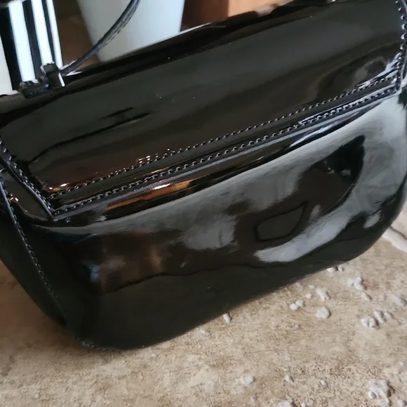 Betsy Johnson Black Crossbody Bag - Picture 3 of 16